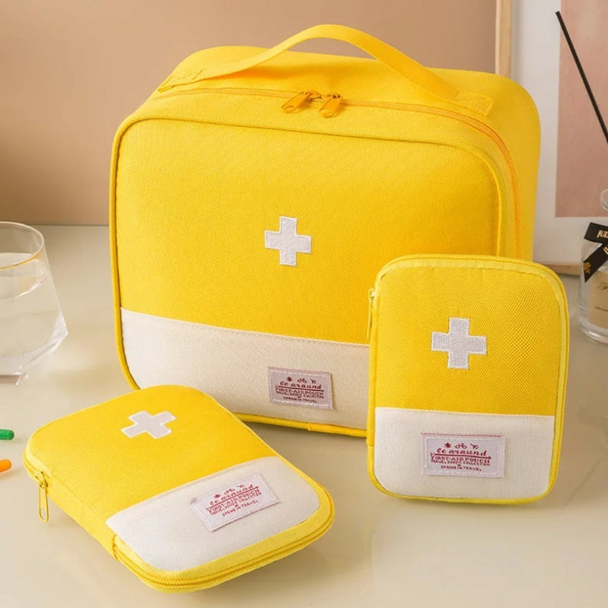 Coffret Premiers Secours CTIME Organisateur Médicaments 3 Étages - Boîte Pharmacie Portable Cuir, Trousse Premiers Secours Maison Boîte Rangement Médicaments 3 étages Portable Coffret Premiers Secours CTIME Organisateur Médicaments 3 Étages - Boîte Pharmacie Portable Cuir, Trousse Premiers Secours Maison Boîte Rangement Médicaments 3 étages Portable